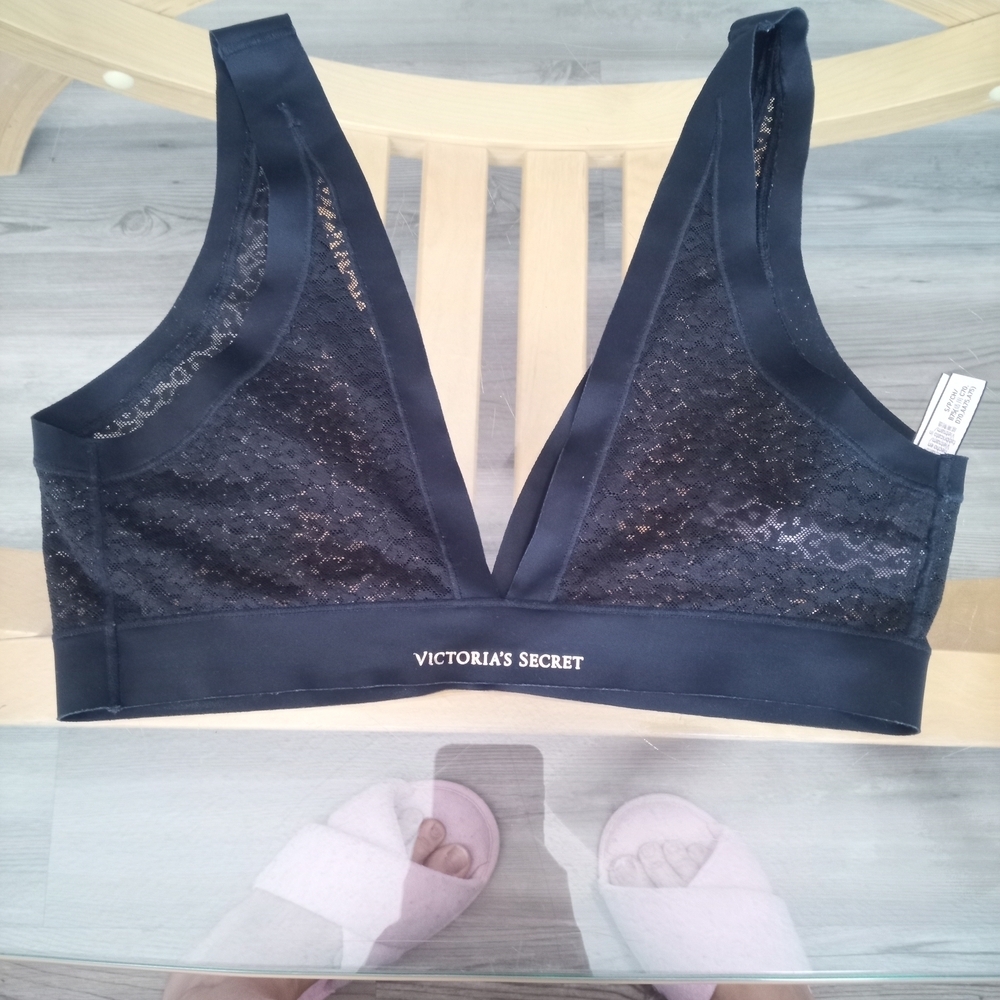 Victoria's Secret Navy Lace Bralette